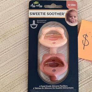 NWT Itzy Ritzy Blush and Rose Silicone Sweetie Soother Pacifiers, 6-18 Months